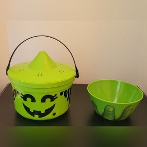 McDonalds 1986 Witch Halloween Bucket & Loot Crate 2017 Hulk 6" Melamine Bowl